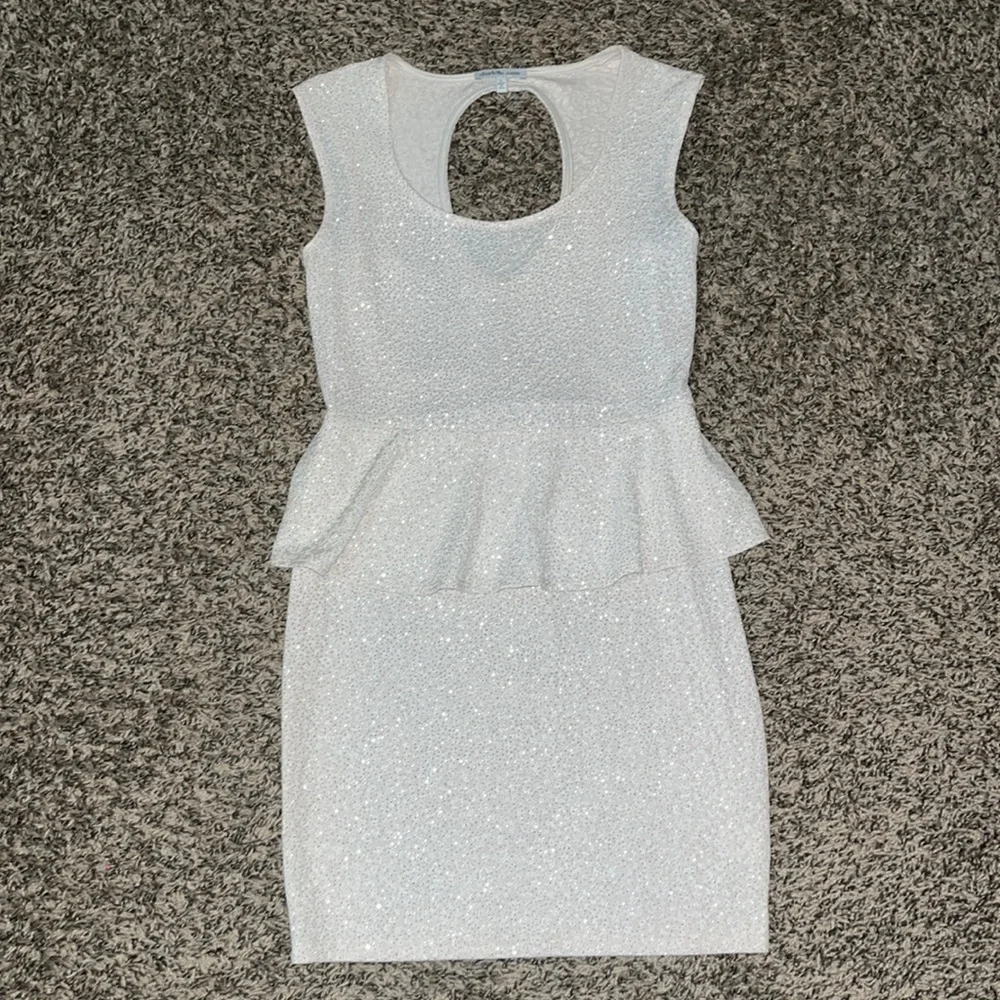 Champagne peplum dress - Picture 1 of 8